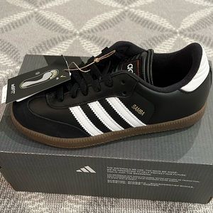 Samba classic sneakers size 2.5 youth never worn new with tags